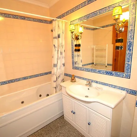 Cereja - 3 Bedroom In Great Complex With Sea Views, 3 Pools And São Martinho do Porto