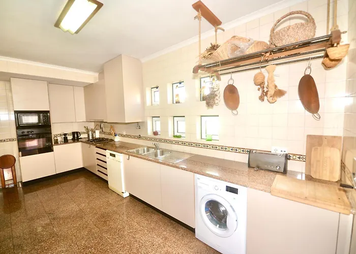 Cereja - 3 Bedroom In Great Complex With Sea Views, 3 Pools And * São Martinho do Porto