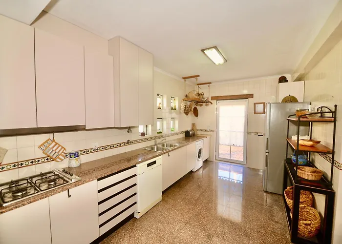 Cereja - 3 Bedroom In Great Complex With Sea Views, 3 Pools And São Martinho do Porto