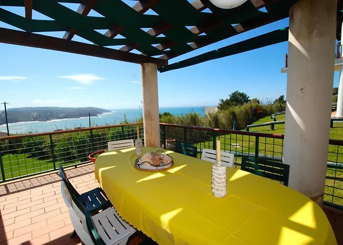 Cereja - 3 Bedroom In Great Complex With Sea Views, 3 Pools And São Martinho do Porto